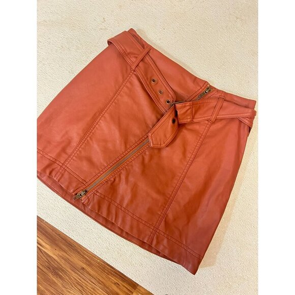 Free People Feelin’ Fresh Faux Leather Mini Skirt With Belt Size 0 Burnt Orange - Picture 3 of 6